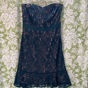 🏝️Big $10 Sale!🏝️The Limited Strapless Lace Dress